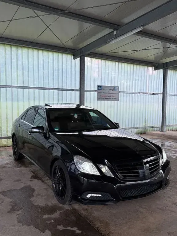 Gebraucht Mercedes E350 Avantgarde 292 PS (214 kW) 2010 Schwarz Limousine