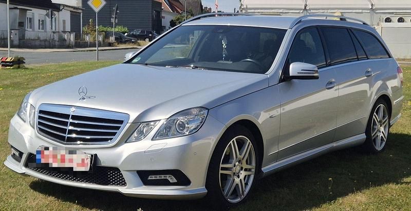 Gebraucht Mercedes E350 AMG line 265 PS (194 kW) 2010 Silber Kombi