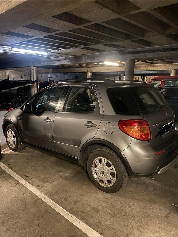 Gebraucht Suzuki SX4 135 PS (99 kW) 2009 Silber Kleinwagen