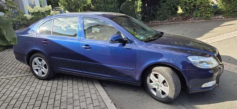 Blau Gebraucht 2009 Skoda Octavia Elegance Limousine | 3.500 € (Superpreis) - Bild 1/4