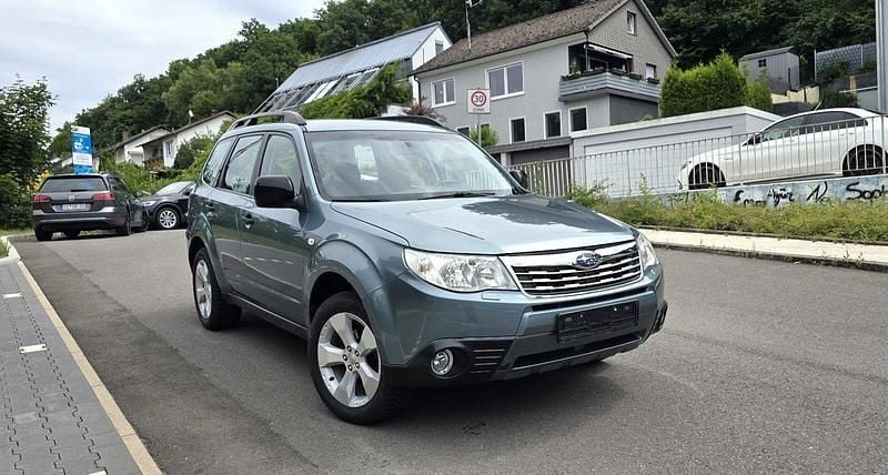 Grün Gebraucht 2009 Subaru Forester SUV | 8.690 € (Etwas zu teuer) - Bild 1/4