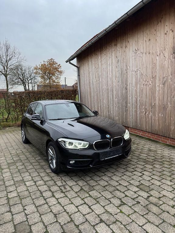 Schwarz Gebraucht 2016 BMW 118 Kleinwagen | 10.500 € (Etwas zu teuer) - Bild 1/4
