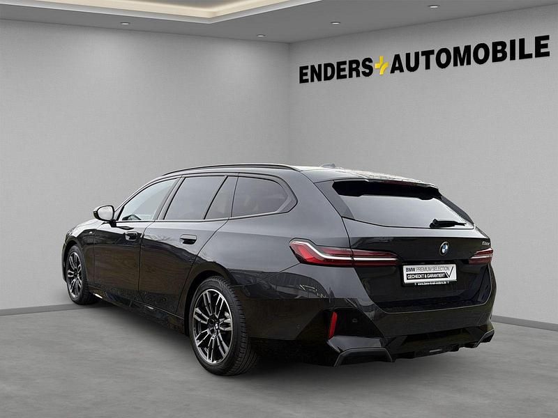 Gebraucht BMW 520 M Sport 197 PS (144 kW) 2025 Grau Kombi