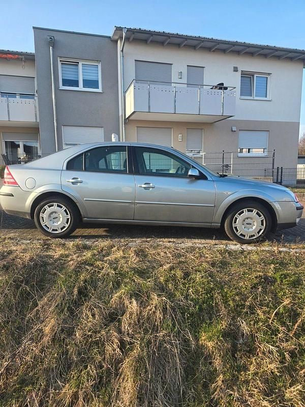Gebraucht Ford Mondeo Trend 125 PS (91 kW) 2005 Grau Limousine