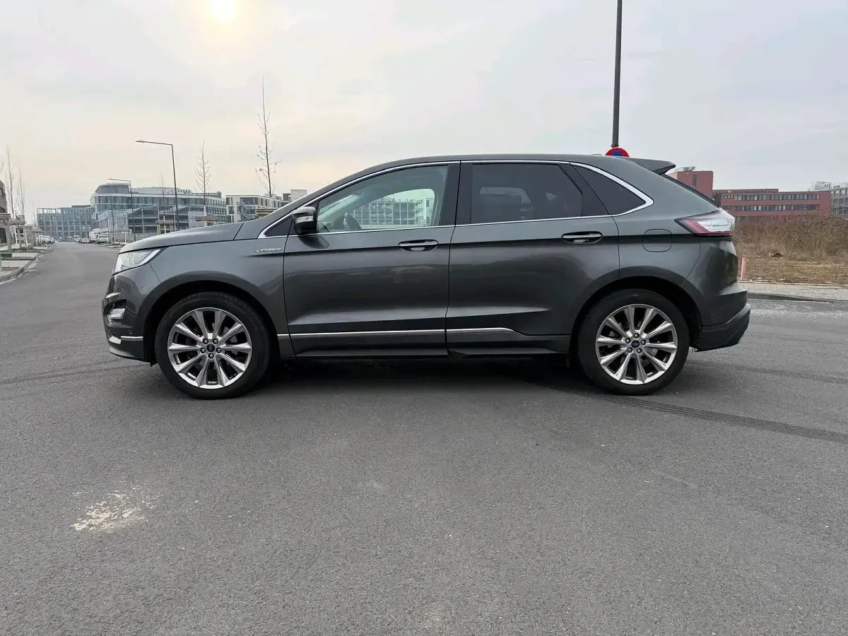 Gebraucht Ford Edge Vignale 210 PS (154 kW) 2018 Grau SUV