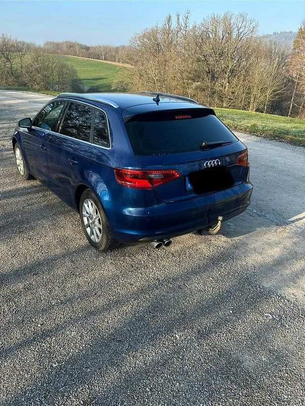 Gebraucht Audi A3 Ambiente 179 PS (131 kW) 2014 Blau Kombi