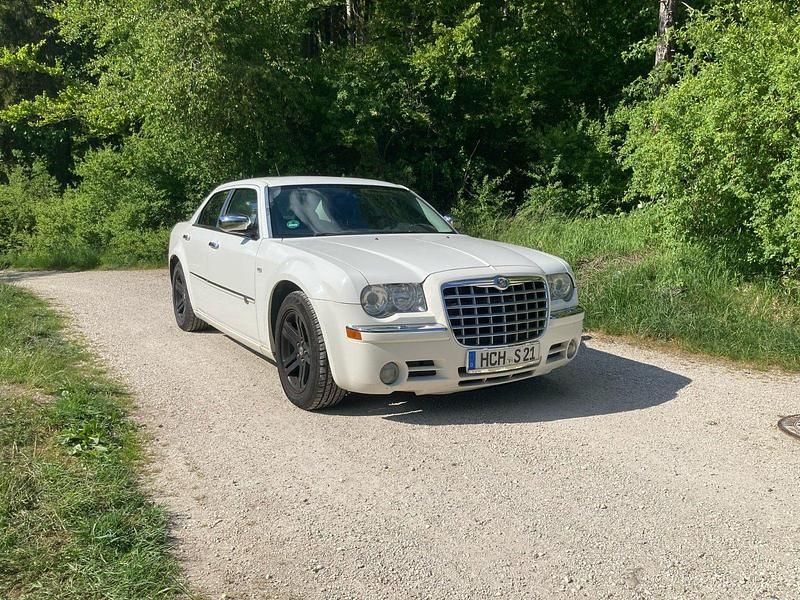 Weiß Gebraucht 2008 Chrysler 300C Limousine | 2.900 € (Superpreis) - Bild 1/4