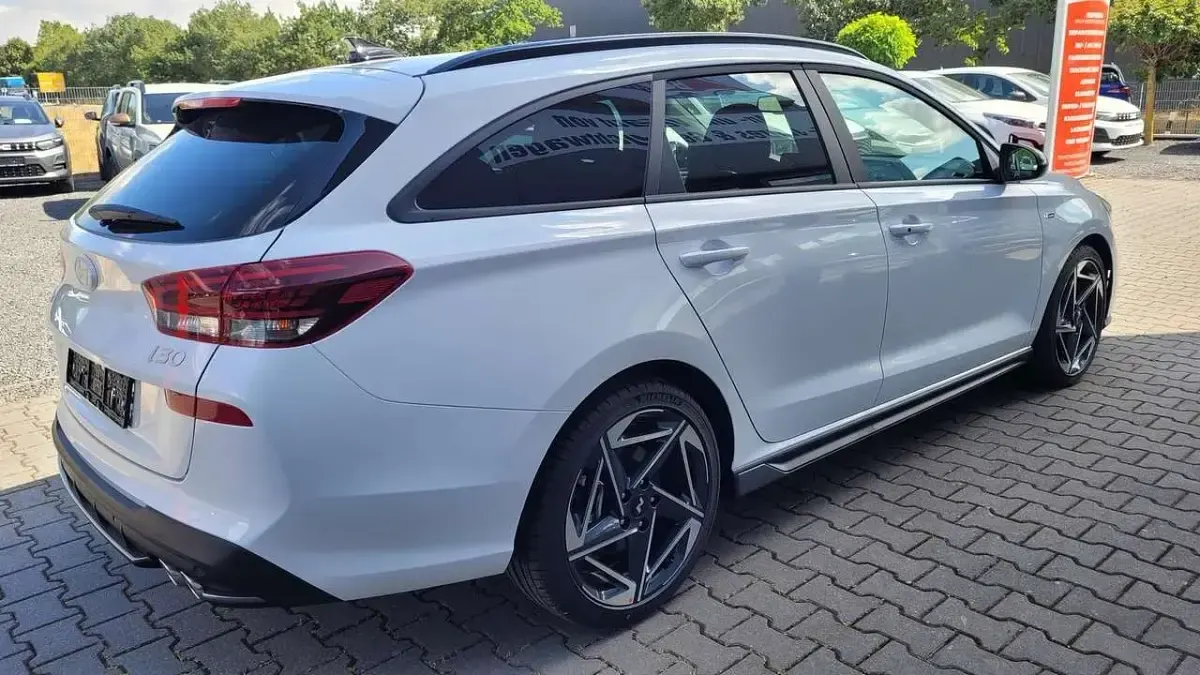 Neu Hyundai i30 N Line 150 PS (110 kW) 2026 Weiß Kombi