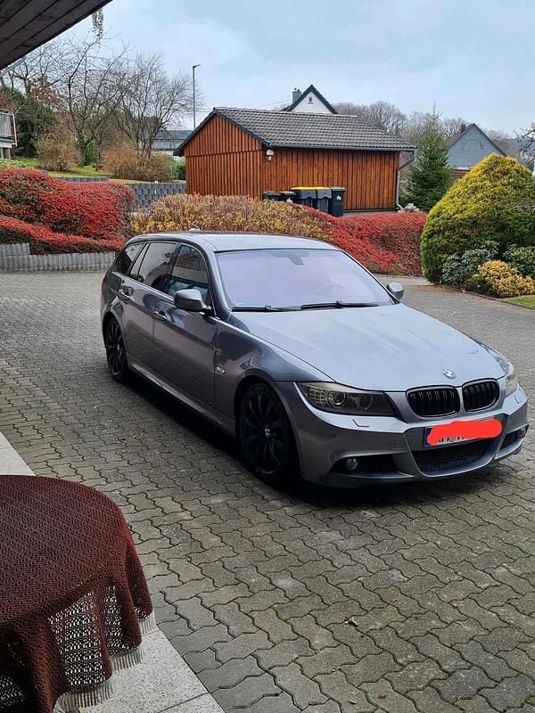 Grau Gebraucht 2008 BMW 325 Kombi | 6.800 € (Etwas zu teuer) - Bild 1/4