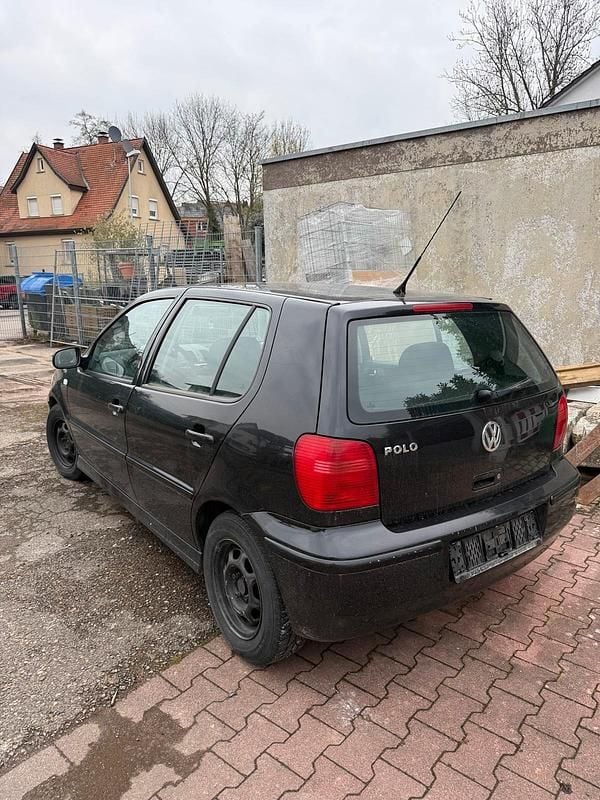 Used VW Polo 60 HP (44 kW) 2000 Black Hatchback