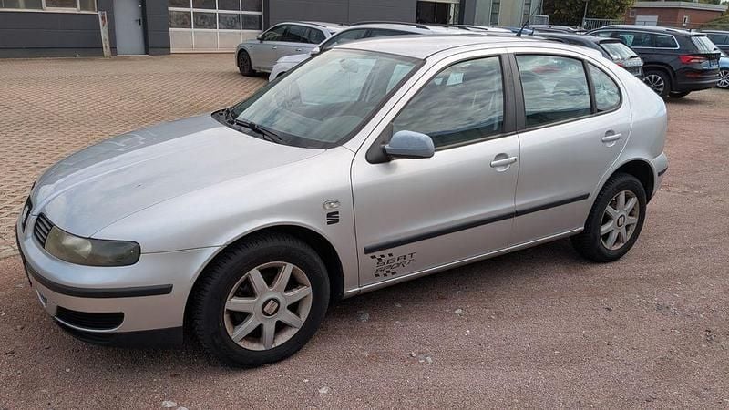 Silber Gebraucht 2000 Seat Leon Stella Limousine | 1.200 € (Fairer Preis) - Bild 1/4