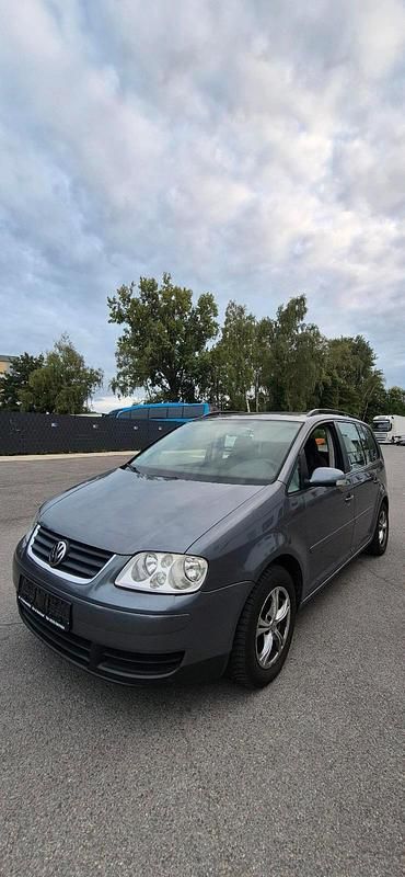 Grau Gebraucht 2007 VW Touran Van / Kleinbus | 3.480 € (Guter Preis) - Bild 1/4