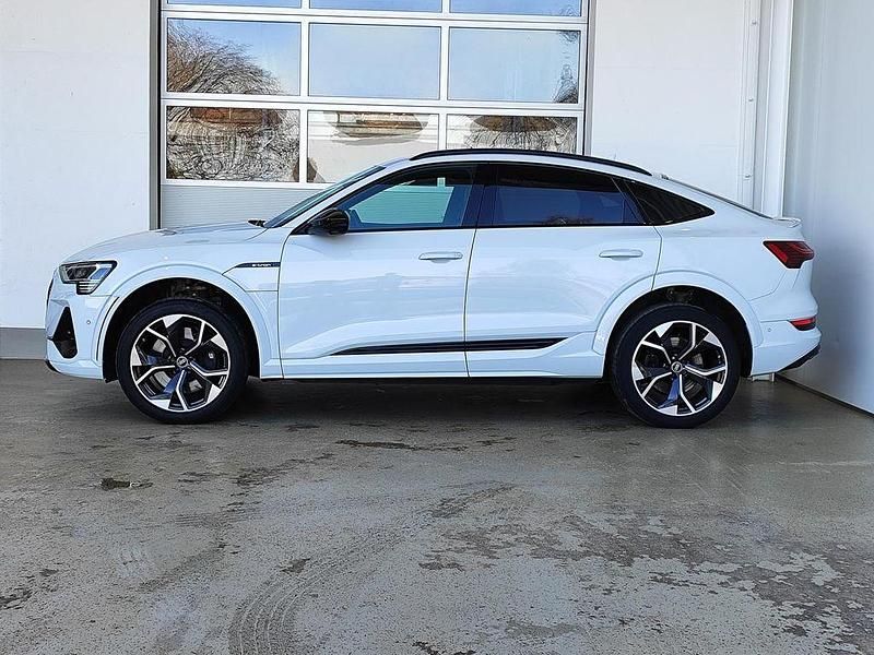Gebraucht Audi e-tron Sportback Ambiente 369 kW (503 PS) 2021 Gletscherweiß metallic SUV