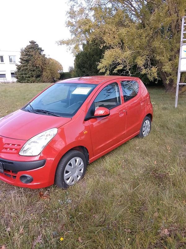 Rot Gebraucht 2010 Nissan Pixo Kleinwagen | 2.000 € (Guter Preis) - Bild 1/4