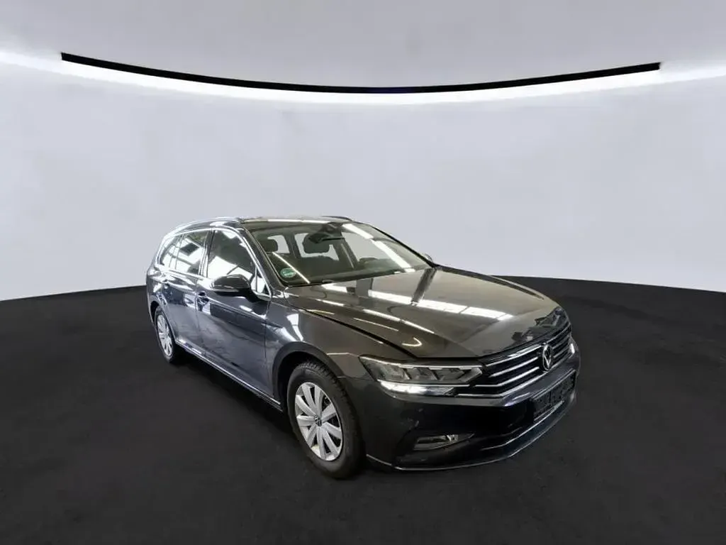 Gebraucht VW Passat Business 200 PS (147 kW) 2023 Mangangrau (metallic) Kombi