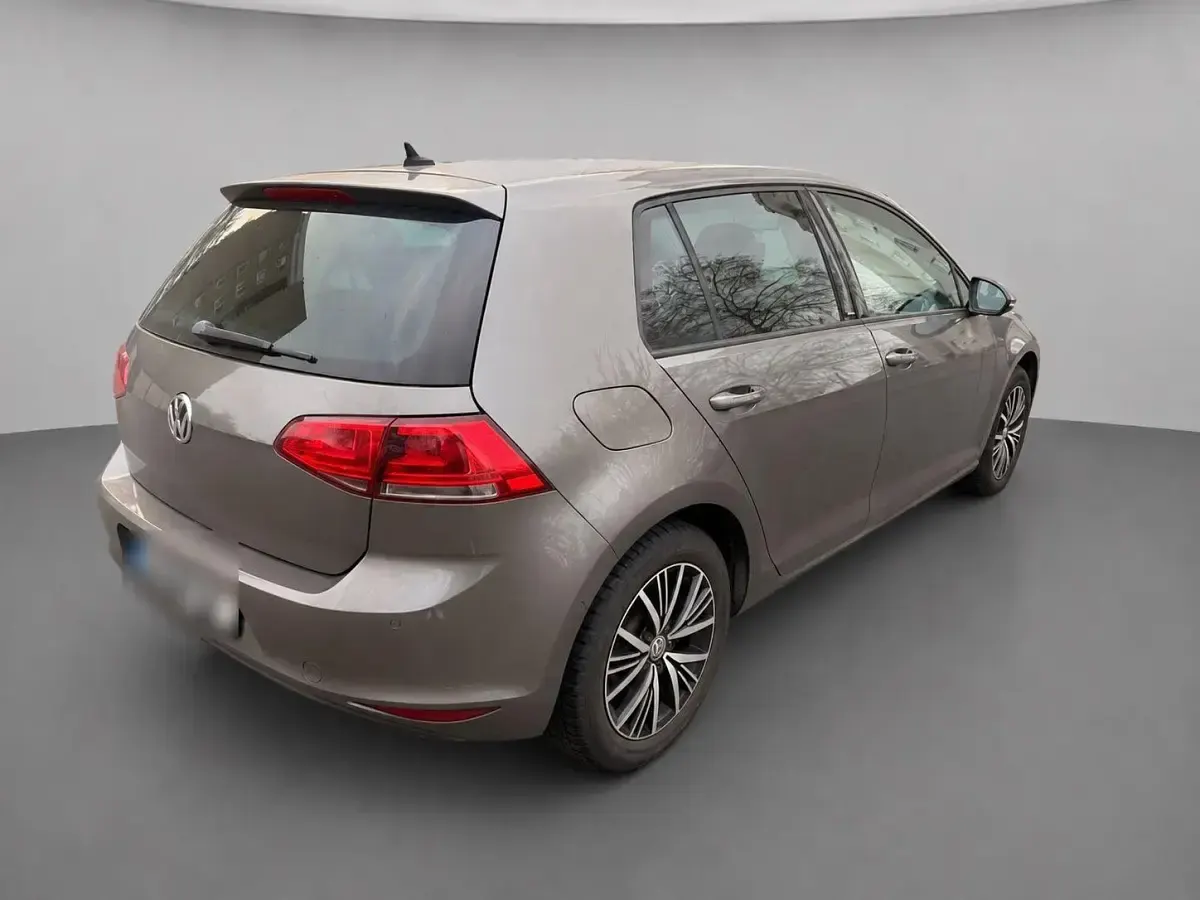 Gebraucht VW Golf VII Allstar 110 PS (80 kW) 2016 Grau Limousine