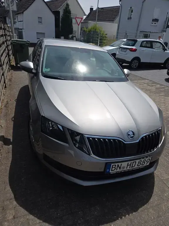Gebraucht Skoda Octavia Ambition 150 PS (110 kW) 2018 Grau Limousine