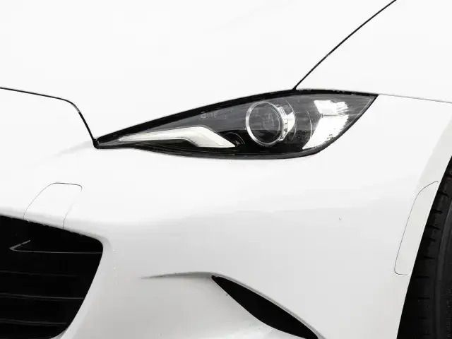 Gebraucht Mazda MX5 Exclusive 184 PS (135 kW) 2024 Weiss Cabrio