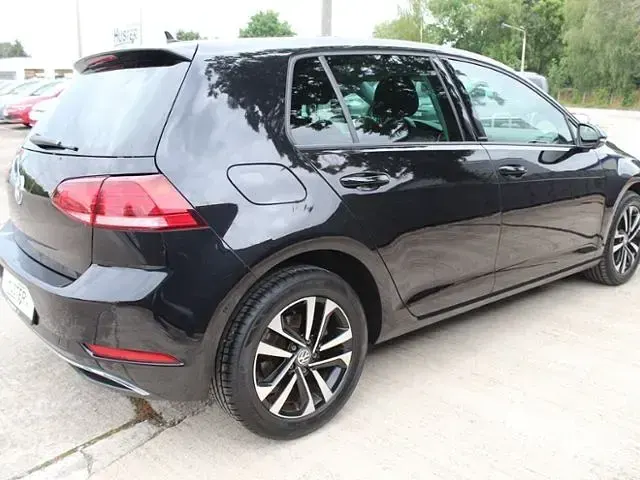 Gebraucht VW Golf VII IQ Drive 150 PS (110 kW) 2019 Deep black perleffekt 7444 (metallic) Limousine