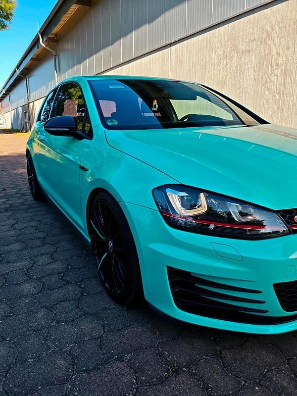 Weiß Gebraucht 2015 VW Golf VII GTI Limousine | 14.000 € (Guter Preis) - Bild 1/4