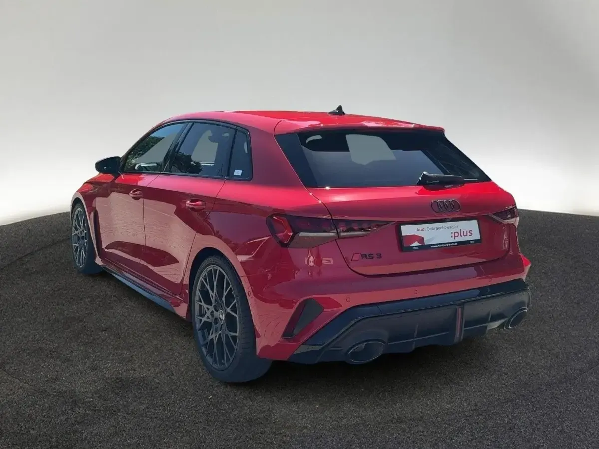 Gebraucht Audi RS3 Sportback Comfort 400 PS (294 kW) 2025 Progressivrot metallic Kleinwagen