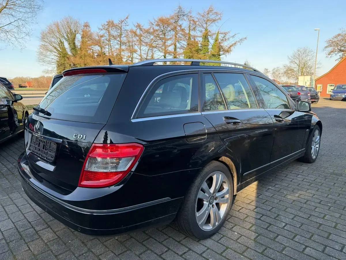 Gebraucht Mercedes C220 170 PS (125 kW) 2010 Schwarz Kombi