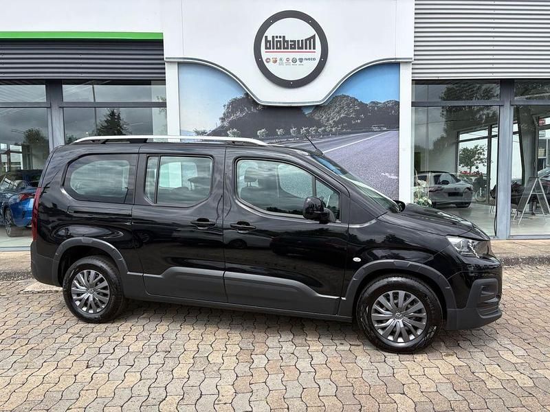 Schwarz Gebraucht 2021 Peugeot Rifter Allure Van / Kleinbus | 21.891 € (Teuer) - Bild 1/4