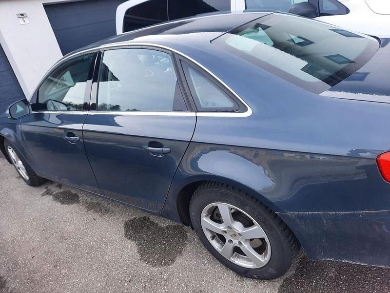 Gebraucht Audi A4 Ambiente 160 PS (117 kW) 2009 Grau Limousine