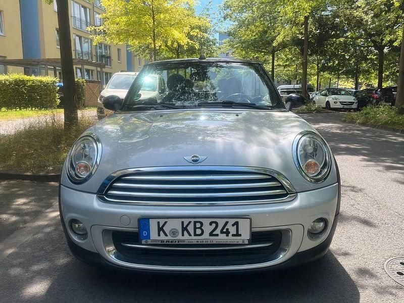 Silber Gebraucht 2011 Mini Cooper Cabriolet Cabrio | 5.990 € (Fairer Preis) - Bild 1/4