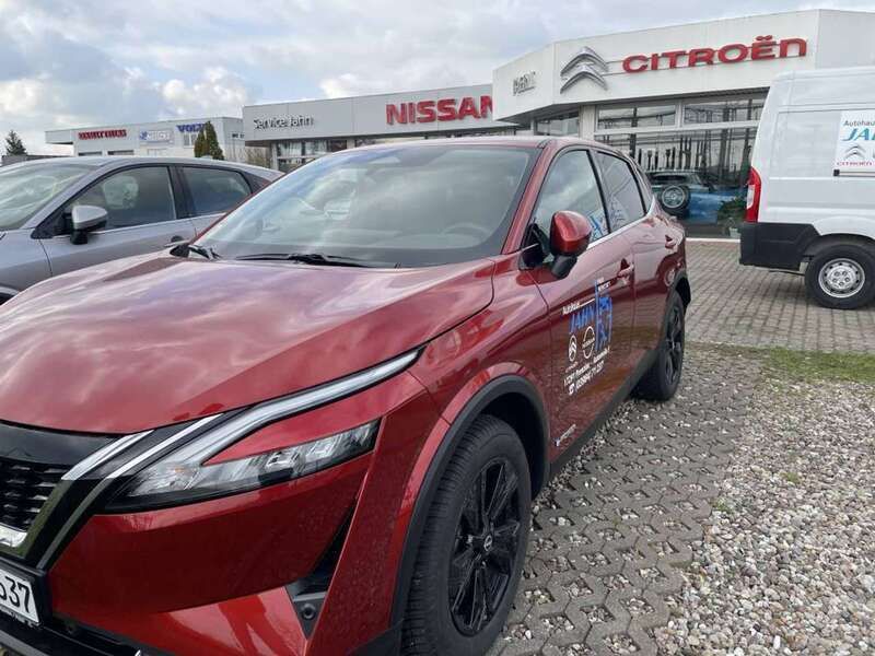Fuji sunset red Gebraucht 2024 Nissan Qashqai N-Connecta SUV | 33.850 € (Fairer Preis) - Bild 1/4