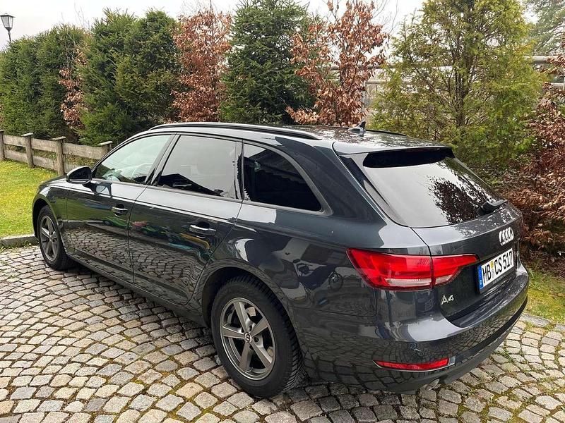 Używany Audi A4 150 KM (110 kW) 2017 Szary Kombi