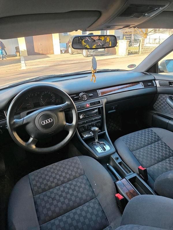 Gebraucht Audi A6 150 PS (110 kW) 2000 Gold Limousine