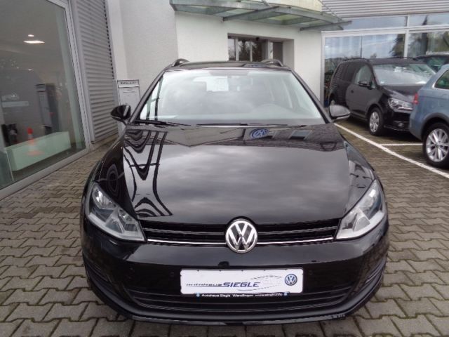 Gebraucht VW Golf VII Comfortline 105 PS (77 kW) 2013 Schwarz metallic Kombi