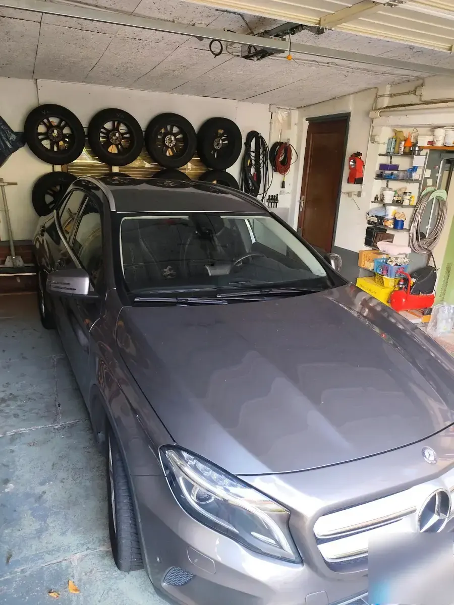 Gebraucht Mercedes GLA220 170 PS (125 kW) 2014 Grau SUV