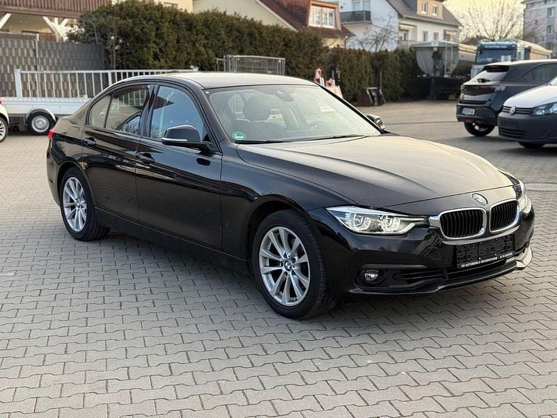 Schwarz Gebraucht 2018 BMW 320 Advantage Limousine | 21.999 € (Fairer Preis) - Bild 1/4