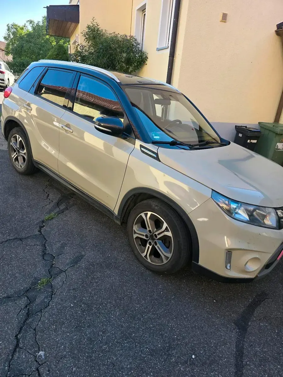 Gebraucht Suzuki Vitara Comfort+ 125 PS (91 kW) 2016 Beige SUV