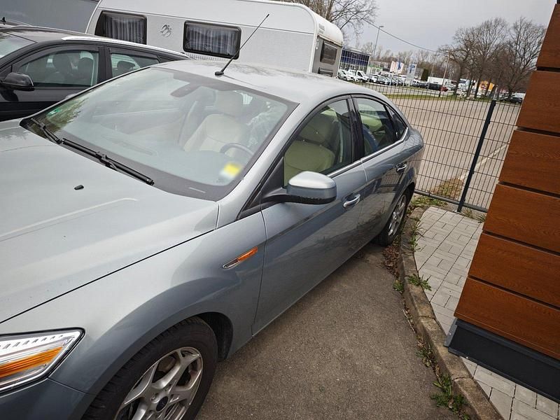 Gebraucht Ford Mondeo 160 PS (117 kW) 2009 Grau Limousine