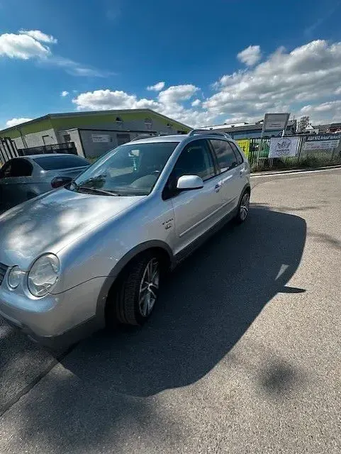 Używany VW Polo Cross 75 KM (55 kW) 2004 Srebrny Hatchback