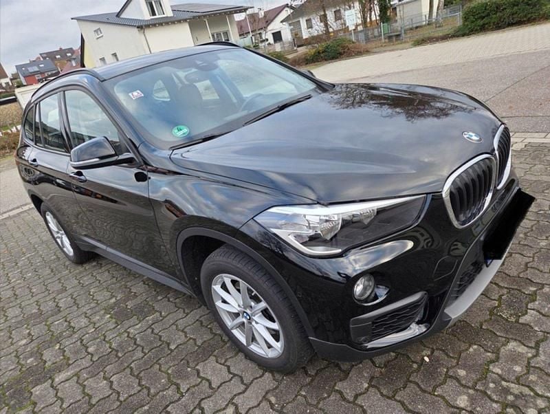 Schwarz Gebraucht 2019 BMW X1 SUV | 16.899 € (Guter Preis) - Bild 1/4
