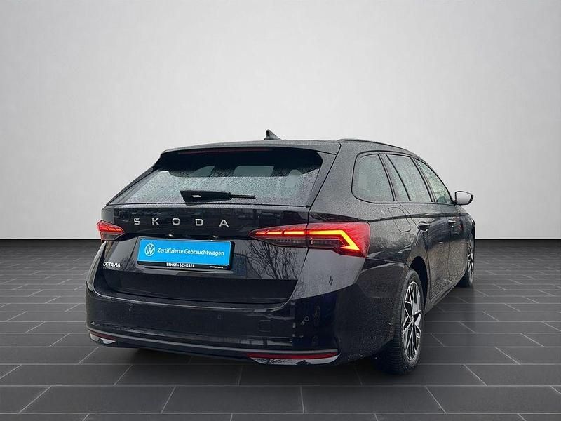 Gebraucht Skoda Octavia Selection 150 PS (110 kW) 2025 Blackmagic perleffekt Kombi