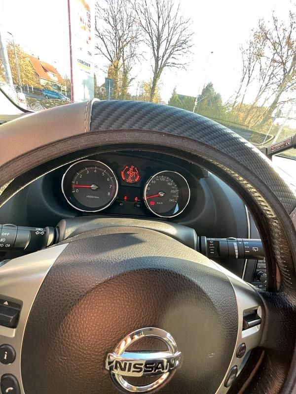 Gebraucht Nissan Qashqai 146 PS (107 kW) 2009 Silber SUV