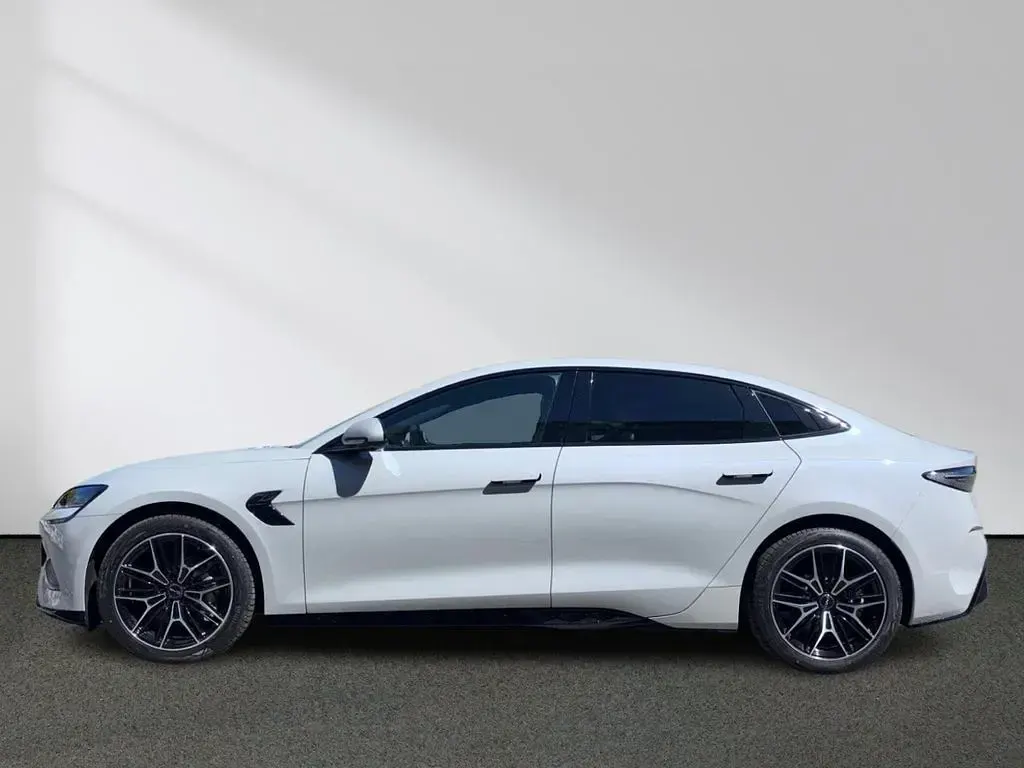 Używany BYD Seal Design 230 kW (313 KM) 2026 Szary Sedan/Limuzyna