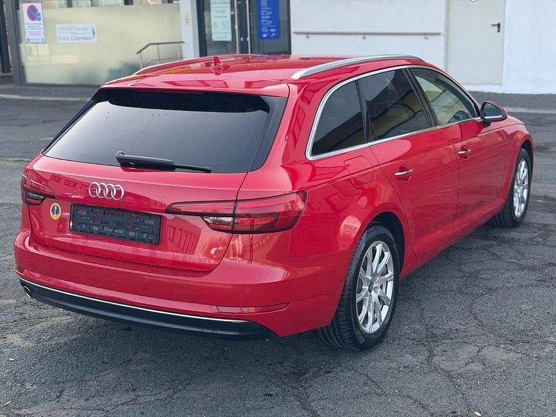 Gebraucht Audi A4 Design 150 PS (110 kW) 2016 Rot Kombi