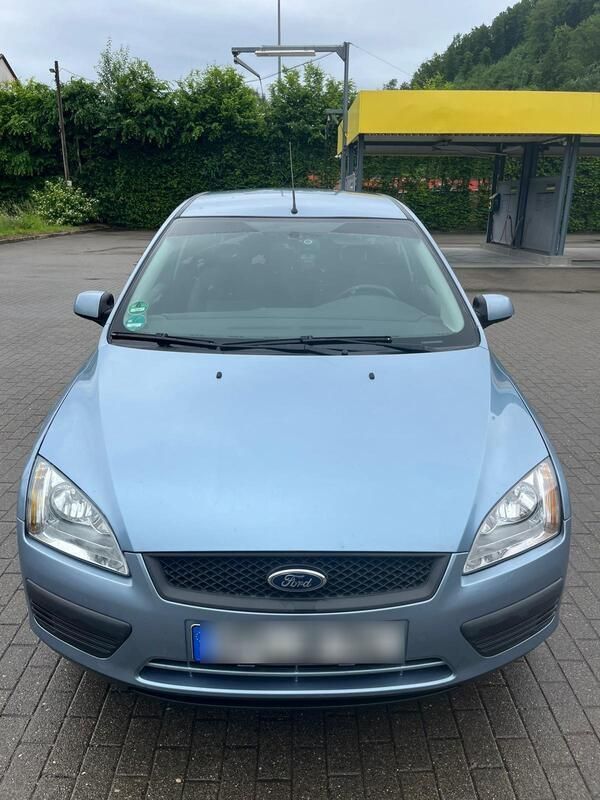 Blau Gebraucht 2006 Ford Focus Kombi | 1.700 € (Superpreis) - Bild 1/4