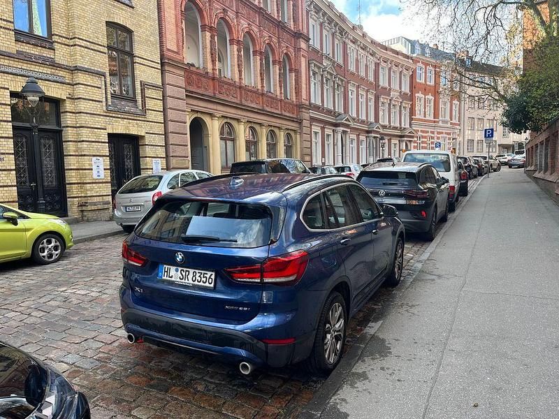 Gebraucht BMW X1 Sport Line 231 PS (169 kW) 2021 Blau SUV