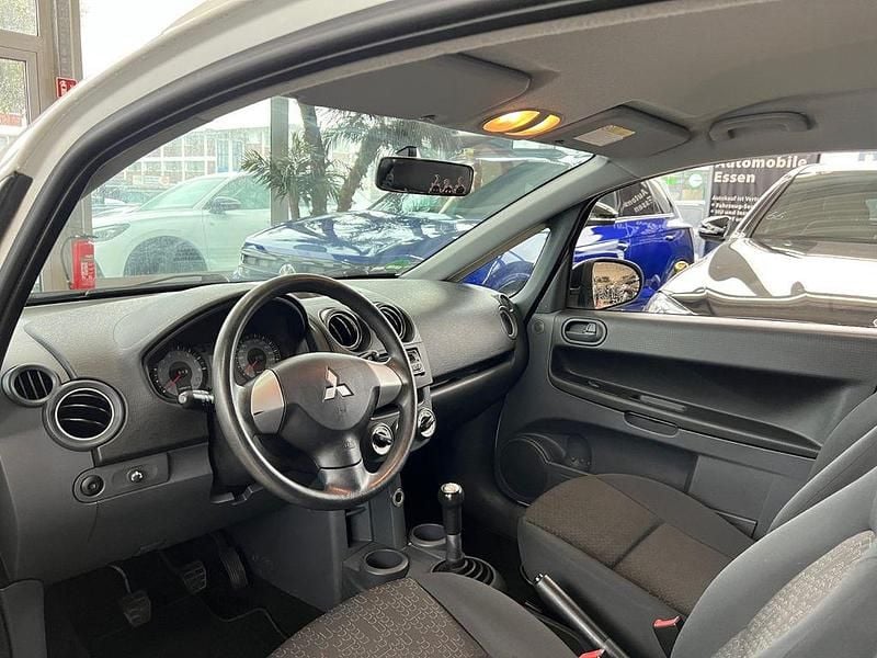 Gebraucht Mitsubishi Colt 75 PS (55 kW) 2009 Weiß Kleinwagen