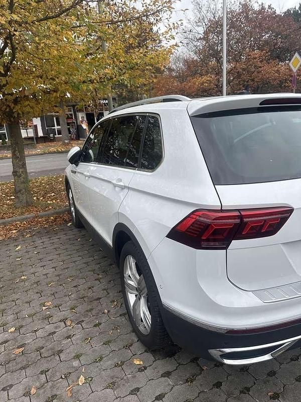 Gebraucht VW Tiguan Elegance 150 PS (110 kW) 2021 Weiß SUV