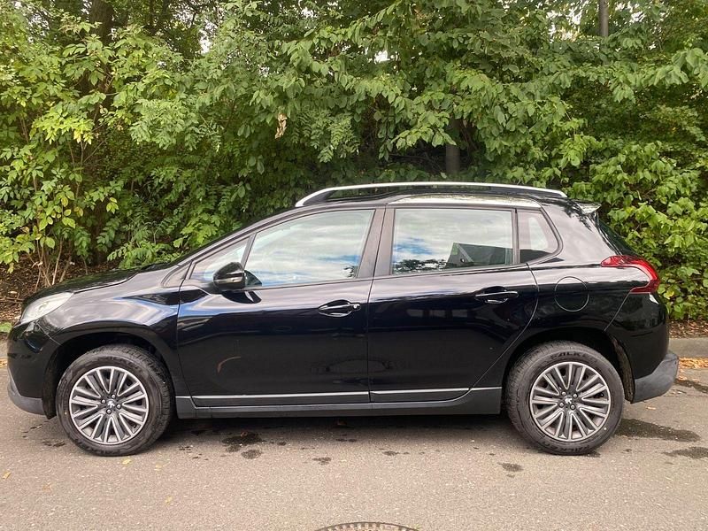 Gebraucht Peugeot 2008 Active 110 PS (80 kW) 2016 Schwarz SUV