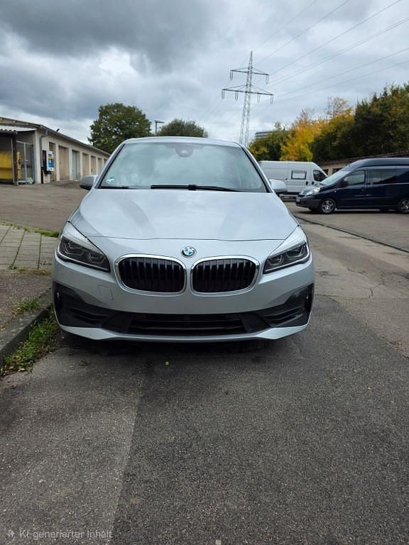 Silber Gebraucht 2020 BMW 216 Gran Tourer Van / Kleinbus | 14.100 € (Fairer Preis) - Bild 1/4