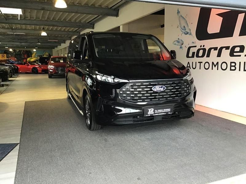 Gebraucht Ford Tourneo Titanium 170 PS (125 kW) 2025 Schwarz Van / Kleinbus
